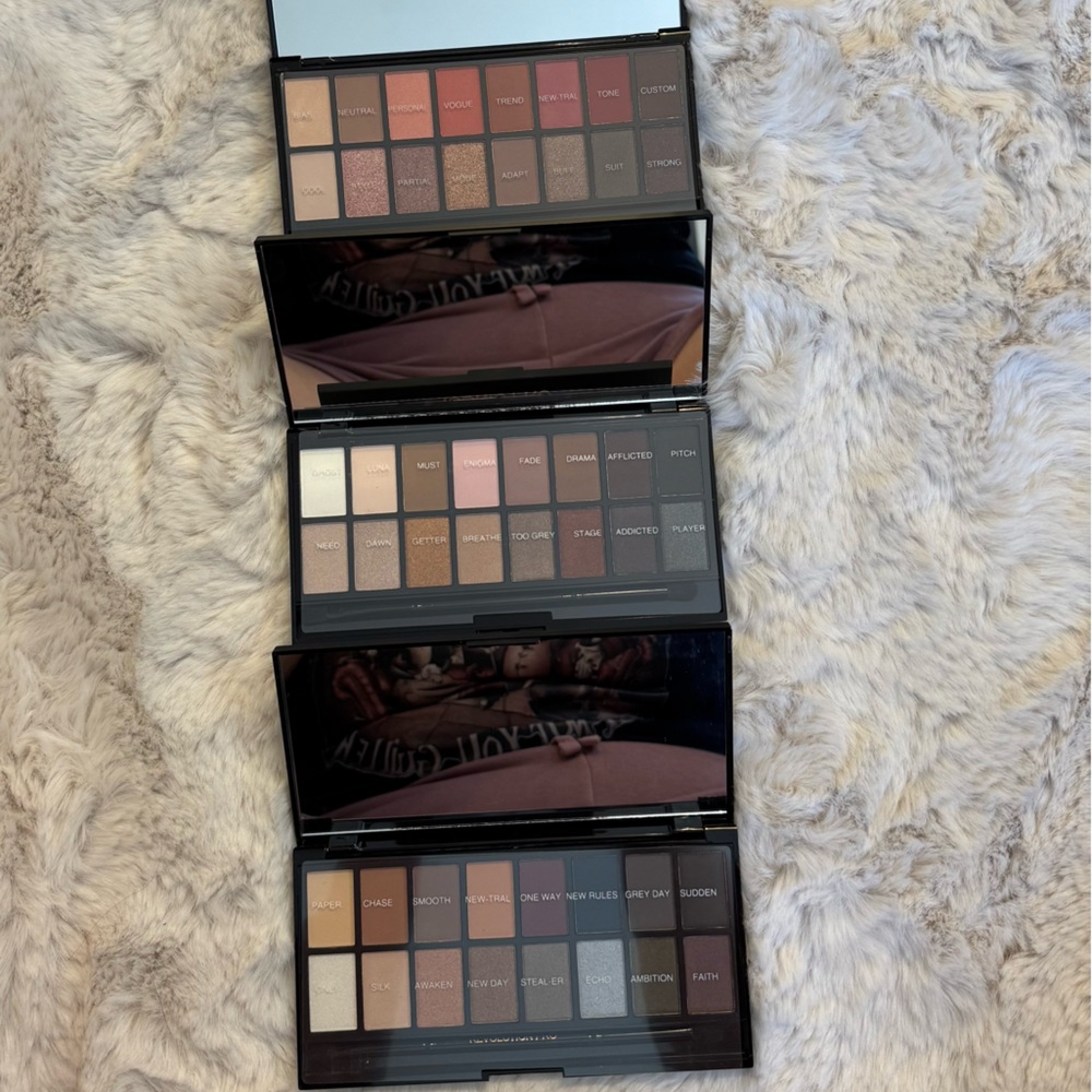 Makeup Revolution Iconic Pro Bundle